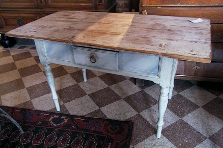 Skrivbord, Allmoge, 1800 tal. Metropol Auktioner i Skrivbord, Allmoge, 1800 tal. Metropol Auktioner i